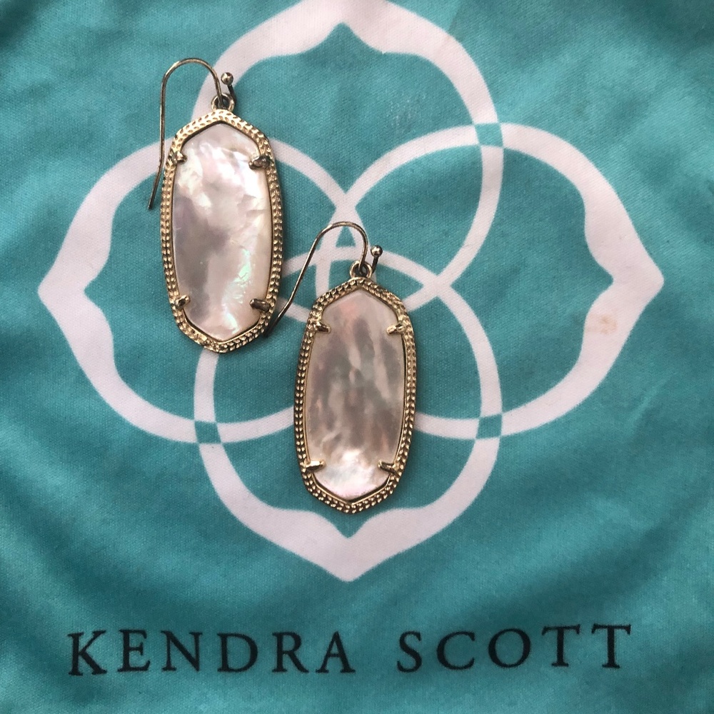 Kendra Scott Elle Earrings in Gold Ivory Pearl